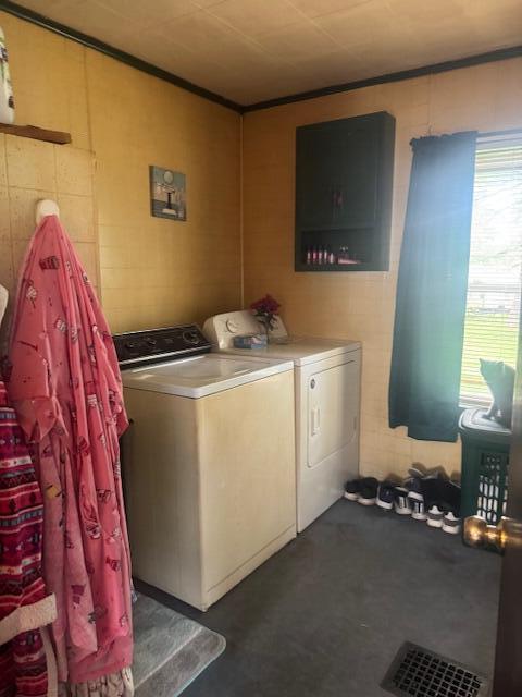 179 Raymond St, Pittsfield, ME 04967 - washroom featuring washing machine and clothes dryer and crown molding