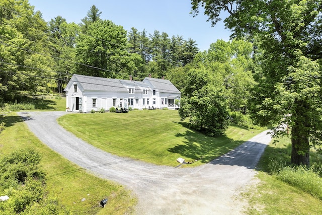 37 Walker Rd, Boothbay, ME 04537 - view of front facade with driveway and a front yard