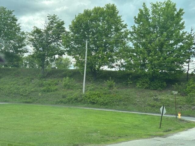 34 Elm St, Guilford, ME 04443