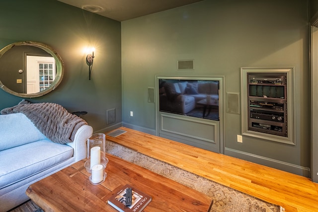 20 Doe Dr, Eliot, ME 03903 - living area with wood finished floors and baseboards