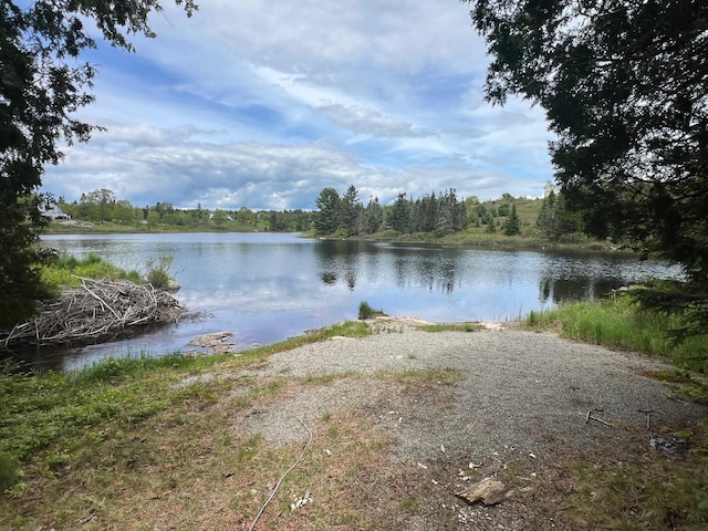 35 Old Mill Stream Rd, Sullivan, ME 04664