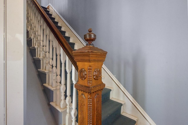 123 Main St, Newport, ME 04953 - view of stairs