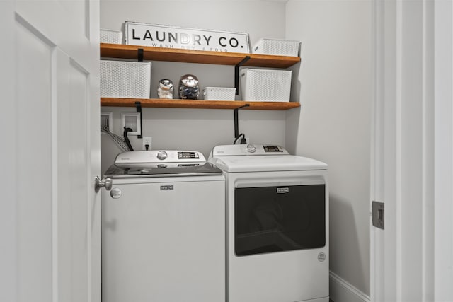 15 Adena Way, Kennebunk, ME 04043 - laundry room featuring independent washer and dryer