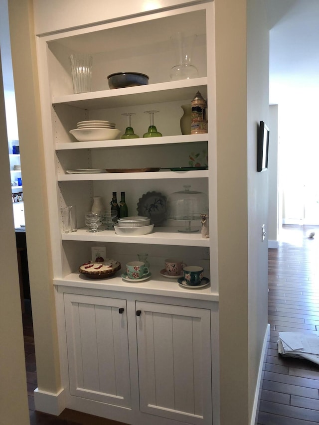 9 Atkinson Ln, Saco, ME 04072 - detailed view of baseboards and wood finished floors