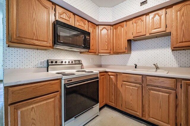 3 Fortier Rd, Lewiston, ME 04240
