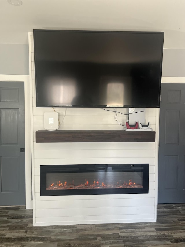 9 Springer Ln, Morrill, ME 04952 - detailed view of a fireplace and wood finished floors
