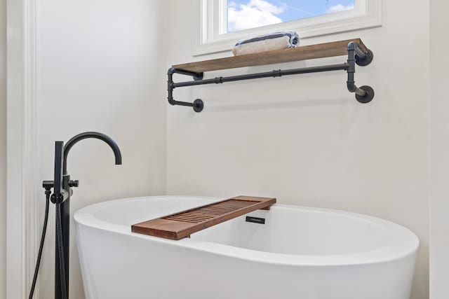25 Royale Dr, Sidney, ME 04330 - bathroom with a soaking tub
