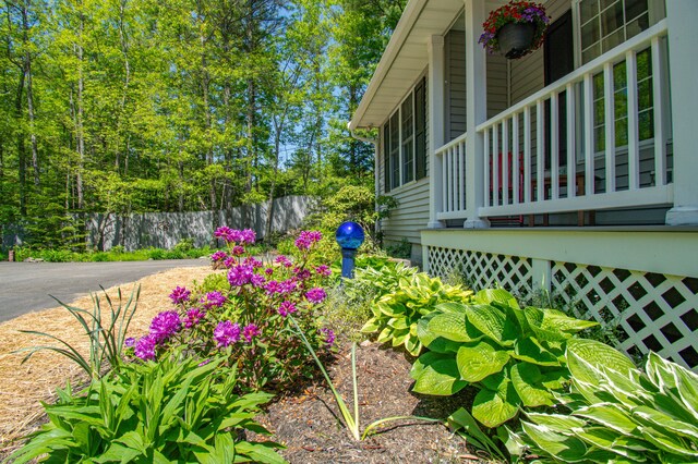 12 Hixon Hill Dr, Woolwich, ME 04579 - view of side of home