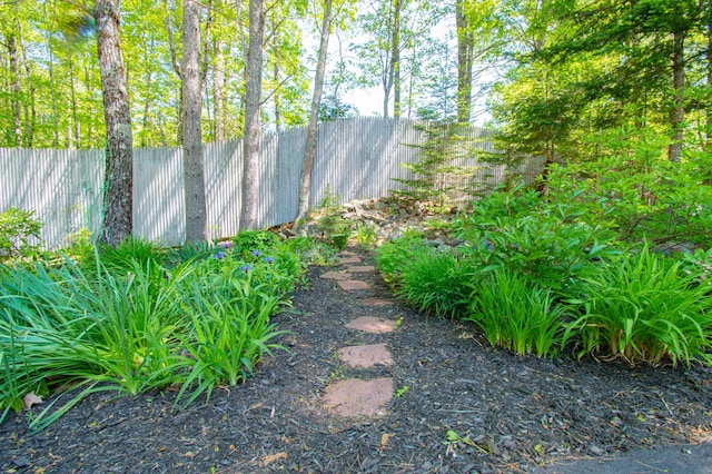 12 Hixon Hill Dr, Woolwich, ME 04579 - view of yard
