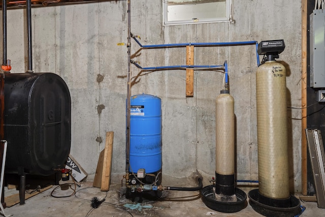 27 Russell Ln, Damariscotta, ME 04543 - utilities featuring oil tank