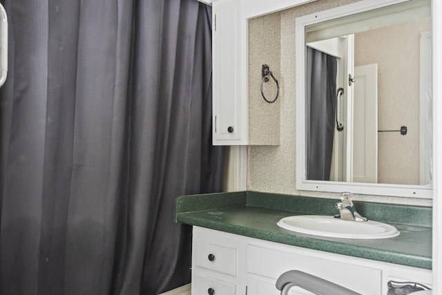 785 W Main St, Waldoboro, ME 04572 - bathroom featuring vanity