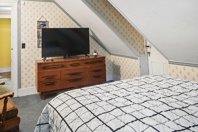 785 W Main St, Waldoboro, ME 04572 - carpeted bedroom with wallpapered walls