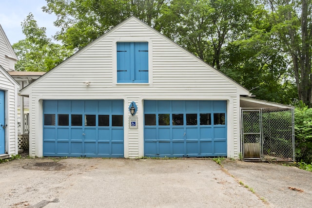 785 W Main St, Waldoboro, ME 04572 - view of detached garage