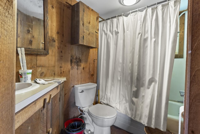 145 Pork Point Rd, Bowdoinham, ME 04008 - full bath featuring toilet, vanity, and shower / bath combo with shower curtain