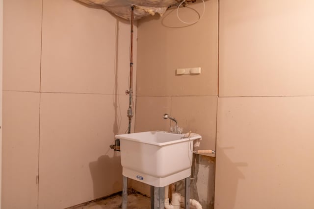 44 Cortland Cir Unit 44, Bangor, ME 04401 - unfinished basement with a sink