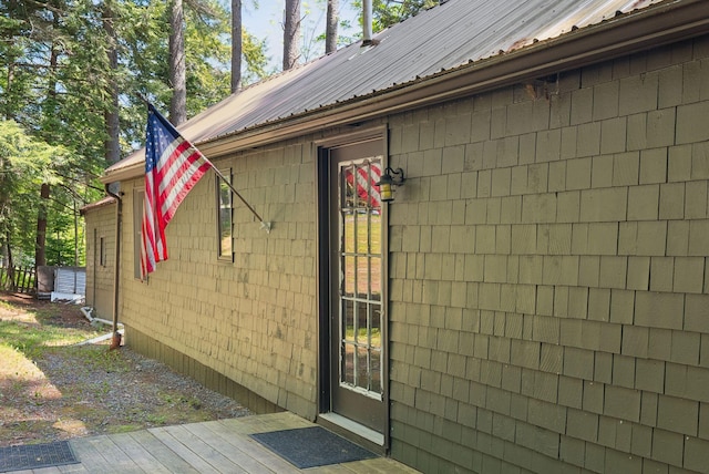 8 S Heritage Woods Ln, Winthrop, ME 04364 - entrance to property with metal roof