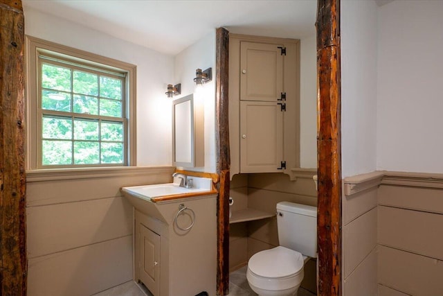 15 Feylers Corner Rd, Waldoboro, ME 04572 - half bathroom featuring vanity and toilet