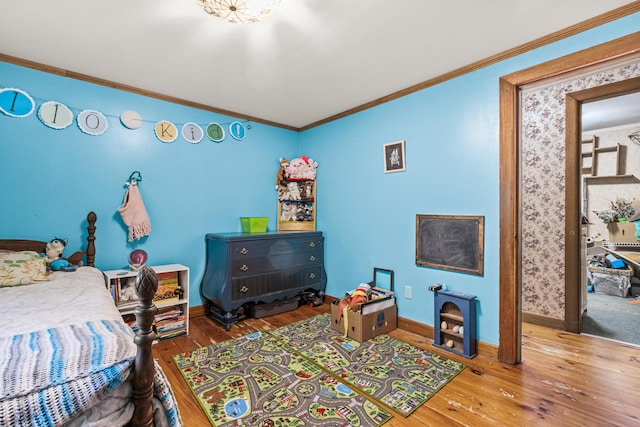 153 Shaker Rd, Gray, ME 04039 - bedroom featuring baseboards, hardwood / wood-style flooring, and ornamental molding