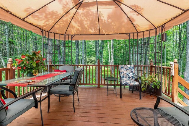 8 Turner Ln, Berwick, ME 03901