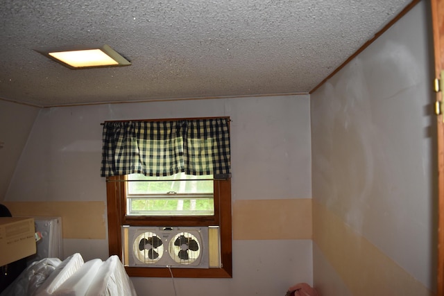 140 Station Rd, Lincoln, ME 04457 - bathroom featuring a textured ceiling