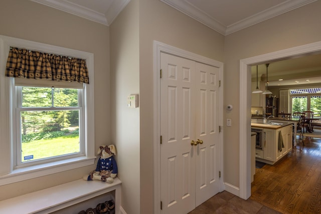 10 Clam Cove Dr, Rockport, ME 04856 - entryway featuring crown molding