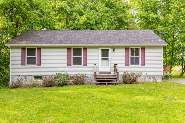 14 Carter Ln, Brewer, ME 04412 - view of front of house with a front lawn