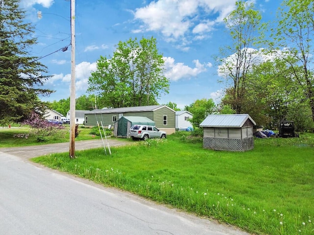 55 Cindy Blodgett Dr, Clinton, ME 04927 - view of front of home featuring dirt driveway