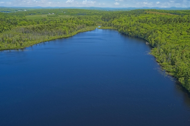 470 Hendrickson Ln, Waldoboro, ME 04572