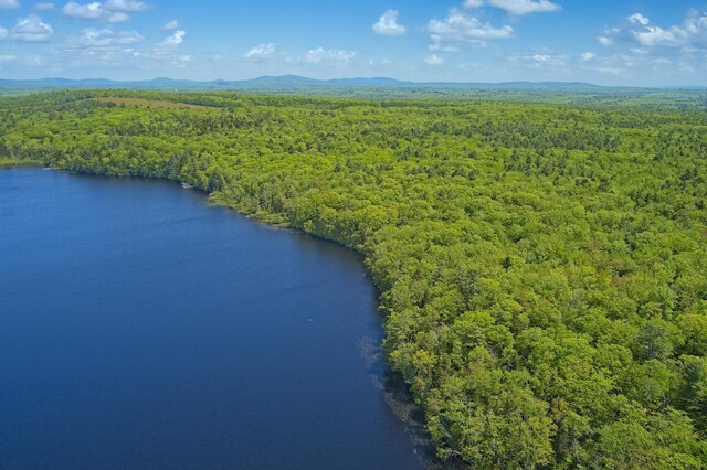 470 Hendrickson Ln, Waldoboro, ME 04572