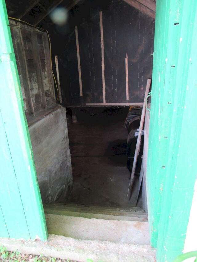 25 Moores Mill Rd, Canaan, ME 04924 - view of stairs