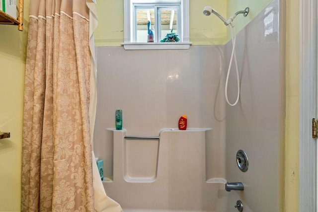1762 Post Rd Unit 115, Wells, ME 04090 - bathroom with shower / bath combo