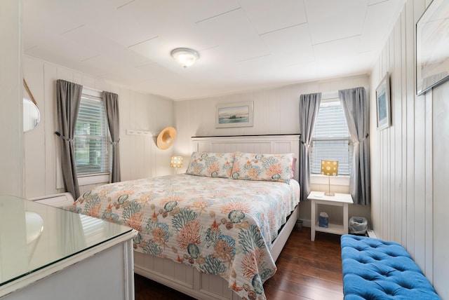 14 Larrys Ldg Unit 14, Ogunquit, ME 03907 - bedroom featuring dark wood-type flooring and multiple windows