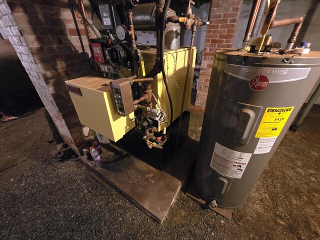 25 Jarvis Gore Dr, Eddington, ME 04428 - utilities with water heater