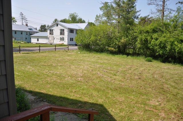 5 Charles St, Orono, ME 04473 - view of yard