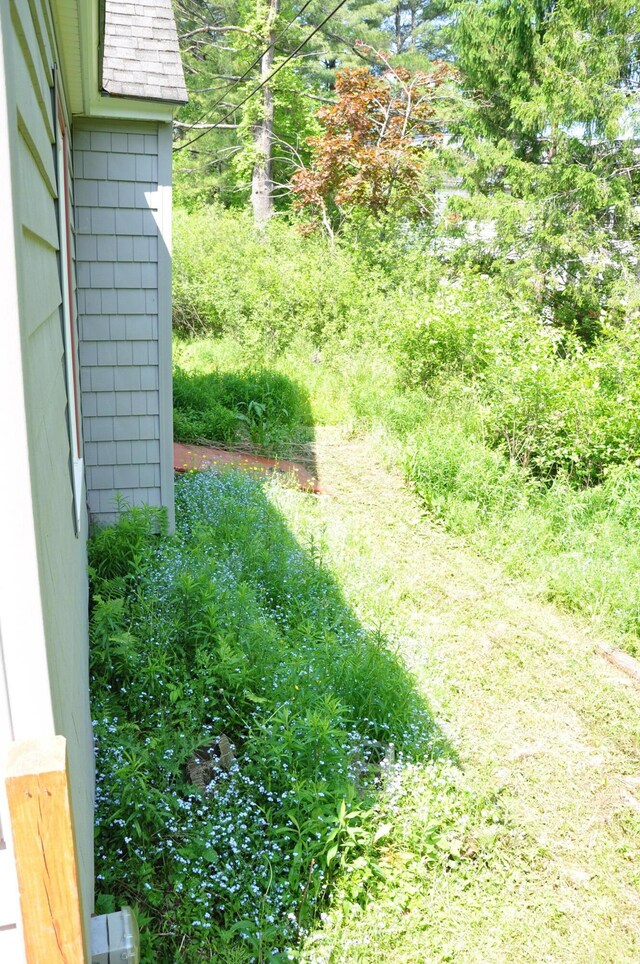 5 Charles St, Orono, ME 04473 - view of yard
