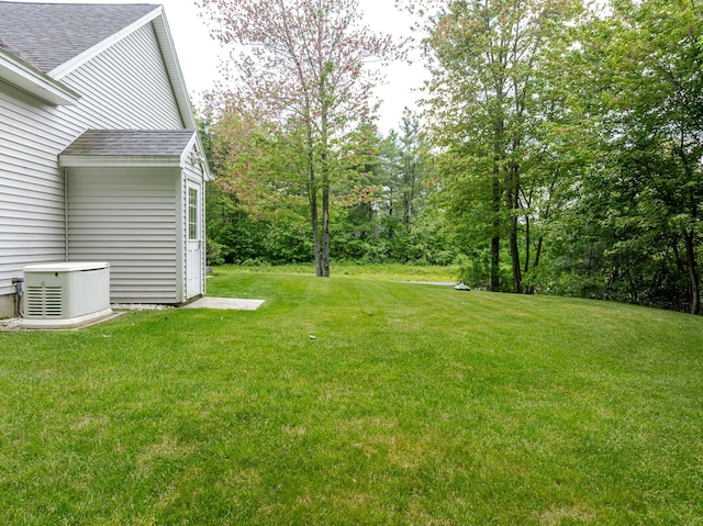 2 Neptune Rd, Old Orchard Beach, ME 04064 - view of grassy yard