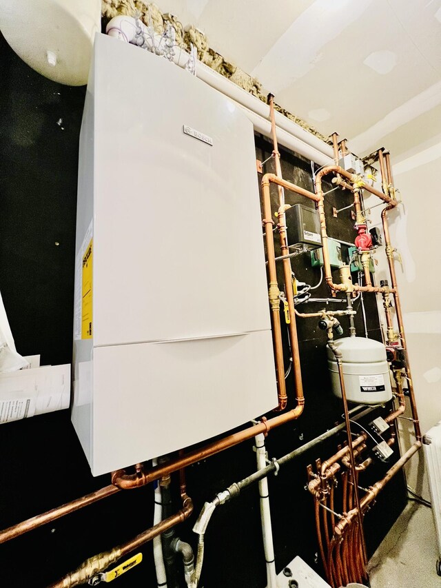 40 Ellis Ct, Bangor, ME 04401 - view of utilities