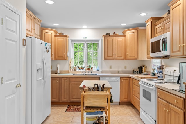 30 Oliver Woods Rd, Nobleboro, ME 04555 - kitchen featuring white appliances, a sink, plenty of natural light, light countertops, and recessed lighting