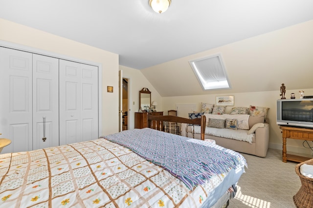 30 Oliver Woods Rd, Nobleboro, ME 04555 - bedroom featuring vaulted ceiling, a closet, and carpet flooring