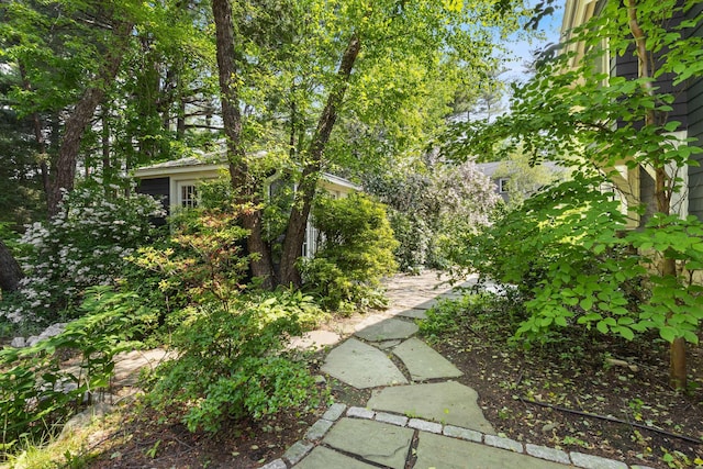 33 Rocky Ln, Ogunquit, ME 03907 - view of yard