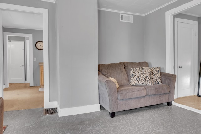 133 Middlesex Rd, Topsham, ME 04086 - living area featuring baseboards and ornamental molding