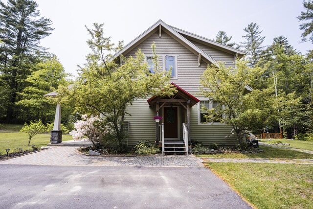 15 Brookview Dr, Bucksport, ME 04416 - view of front facade with a front lawn