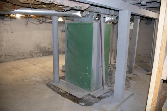2 Watson Ave, Houlton, ME 04730 - unfinished below grade area with heating unit