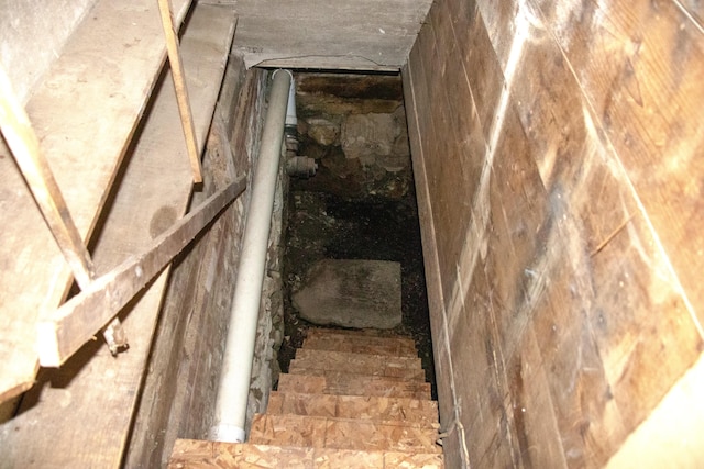 16 Gerry Rd, Sherman, ME 04776 - view of staircase