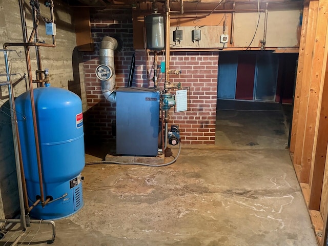 02 Rogers St, Houlton, ME 04730 - utilities featuring a heating unit