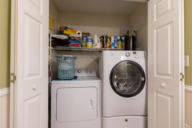 8 Rileys Run, Berwick, ME 03901 - laundry room featuring washer and clothes dryer