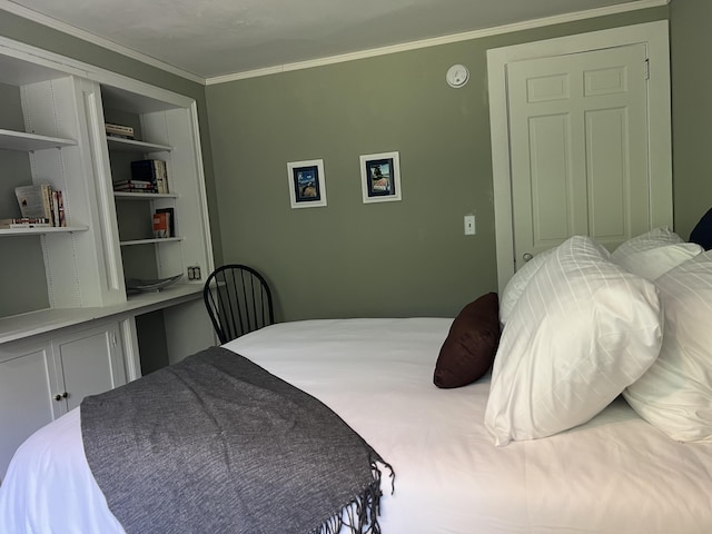 2 Lookout Point Rd, Bar Harbor, ME 04609 - bedroom with ornamental molding