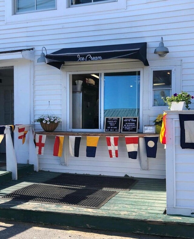 26 W Main St, Vinalhaven, ME 04863 - photo 29