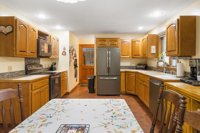 69 Cottage St, Hampden, ME 04444