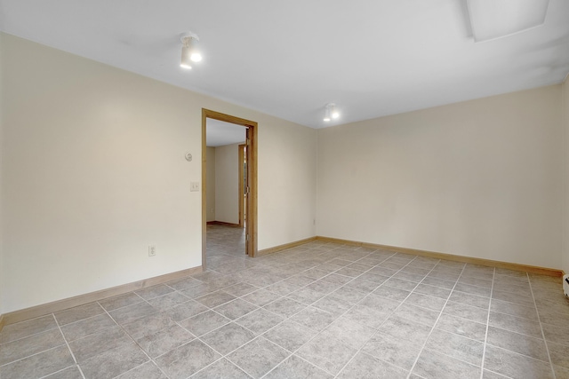 31 W Bay Bridge Rd, Topsham, ME 04086 - unfurnished room featuring light tile patterned floors and baseboards